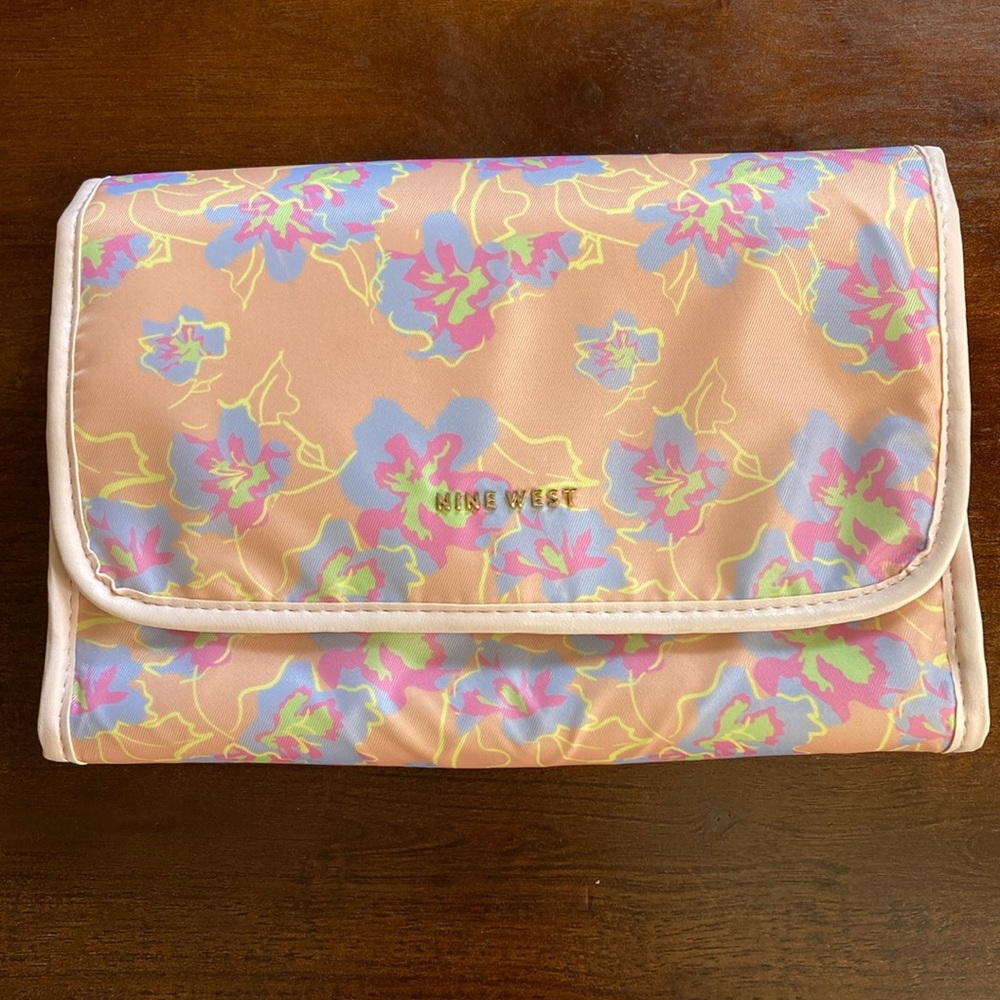 Nine West Hanging Cosmetic Travel Bag NWOT